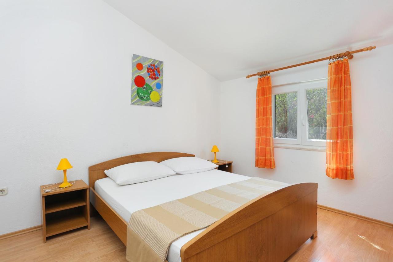 Apartments By The Sea Arbanija, Ciovo - 4320 Трогир Екстериор снимка