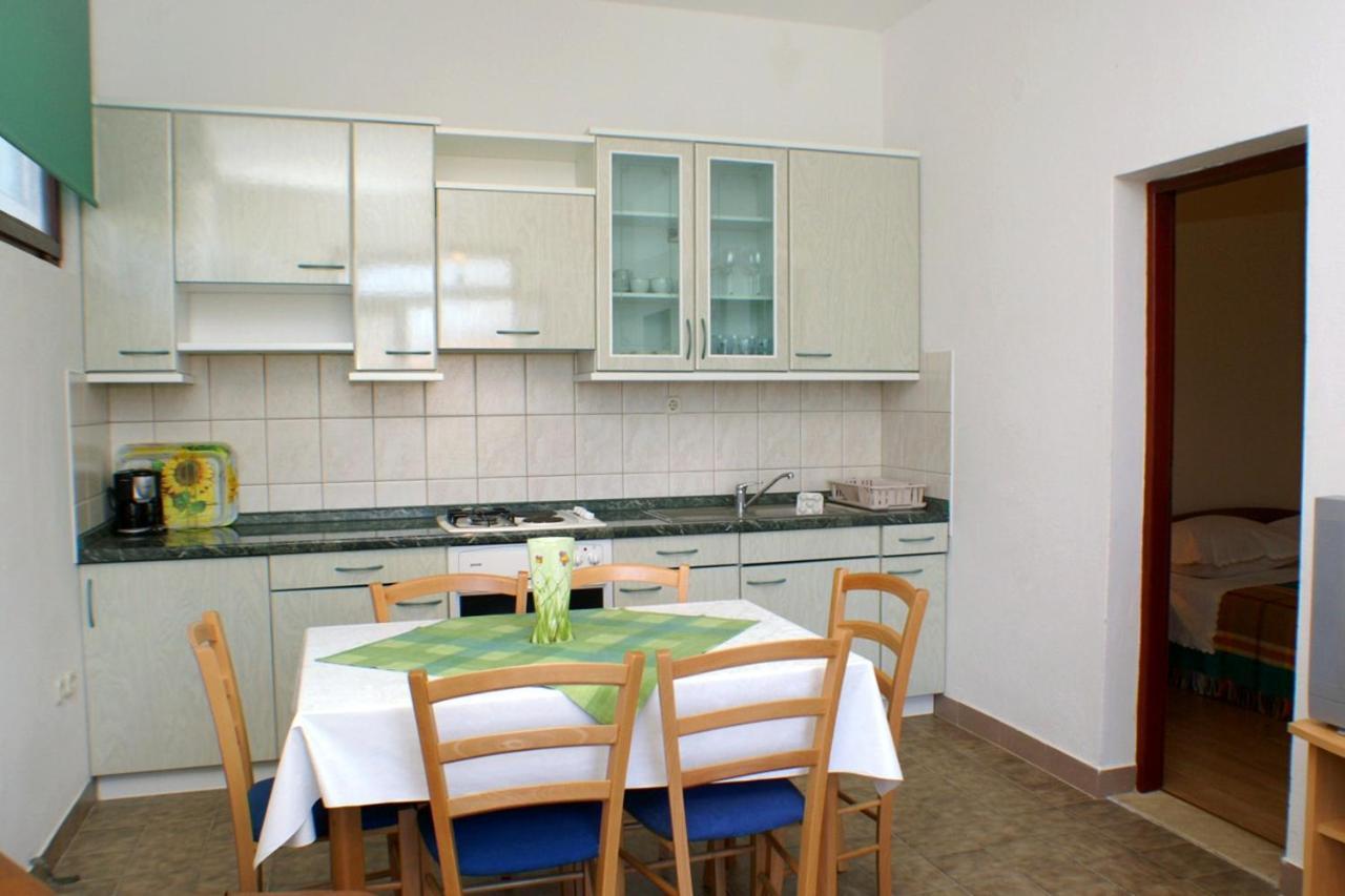 Apartments By The Sea Arbanija, Ciovo - 4320 Трогир Екстериор снимка