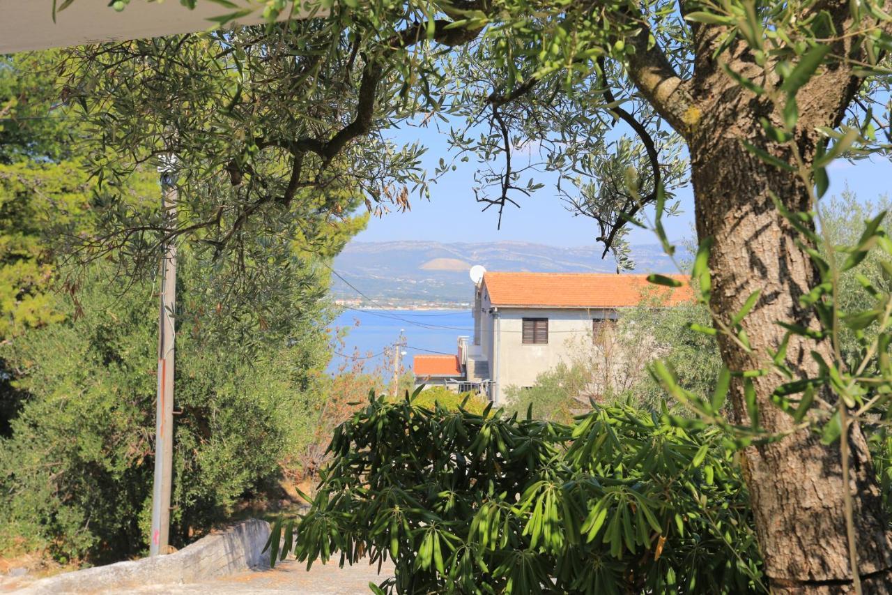 Apartments By The Sea Arbanija, Ciovo - 4320 Трогир Екстериор снимка
